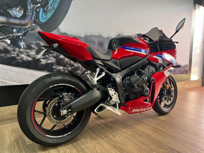 2025 Honda CBR650R RED