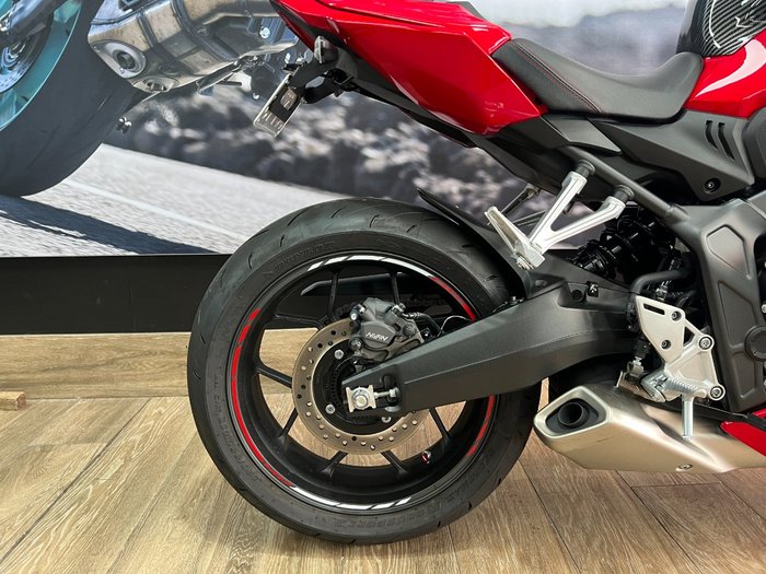 2025 Honda CBR650R RED
