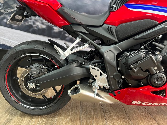 2025 Honda CBR650R RED