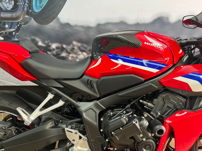 2025 Honda CBR650R RED