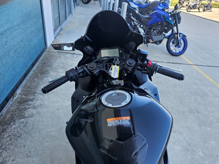 2024 Yamaha YZF-R3 Black