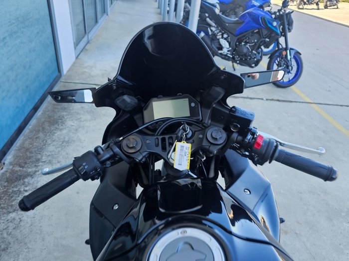 2024 Yamaha YZF-R3 Black