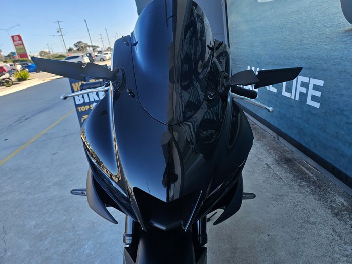 2024 Yamaha YZF-R3 Black