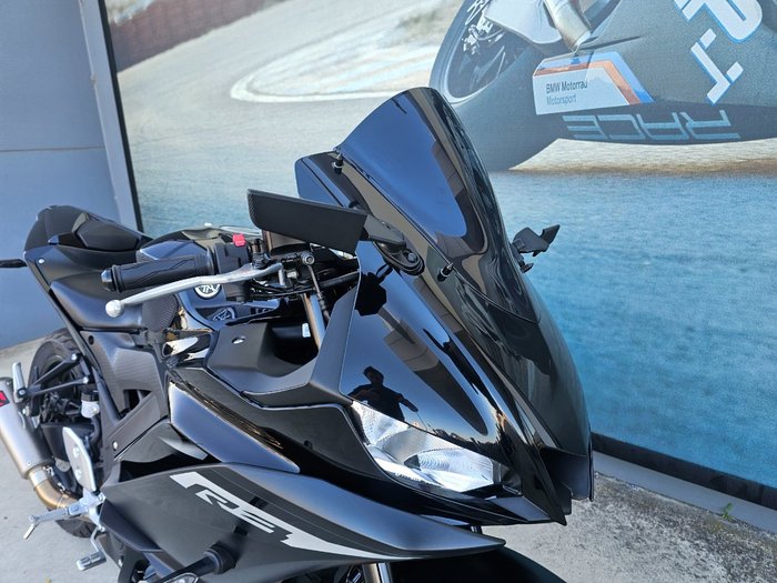 2024 Yamaha YZF-R3 Black