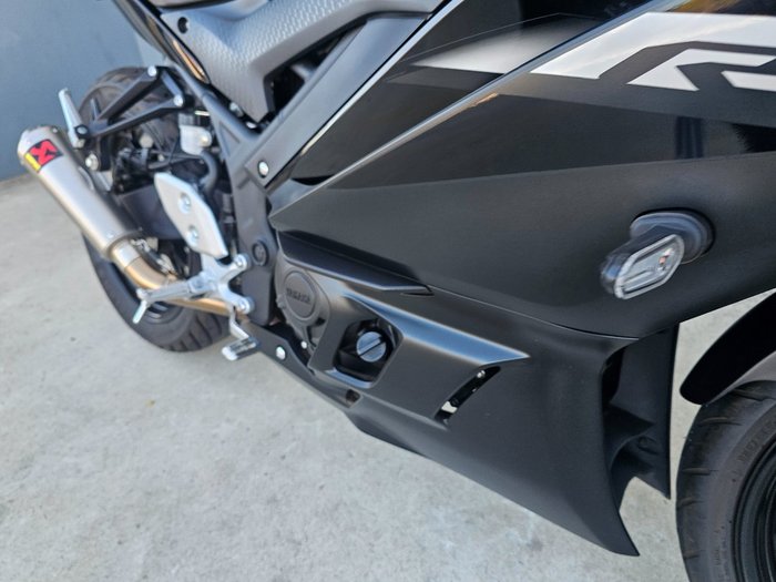 2024 Yamaha YZF-R3 Black