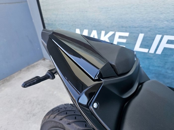 2024 Yamaha YZF-R3 Black