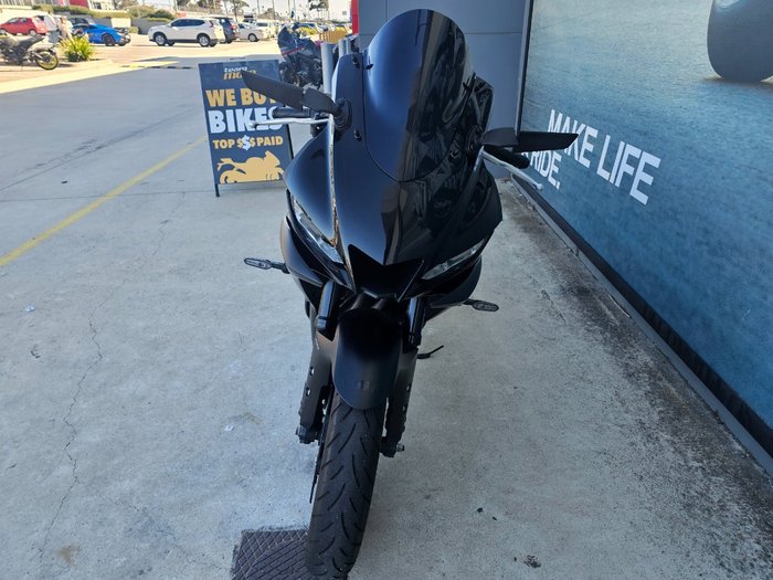 2024 Yamaha YZF-R3 Black