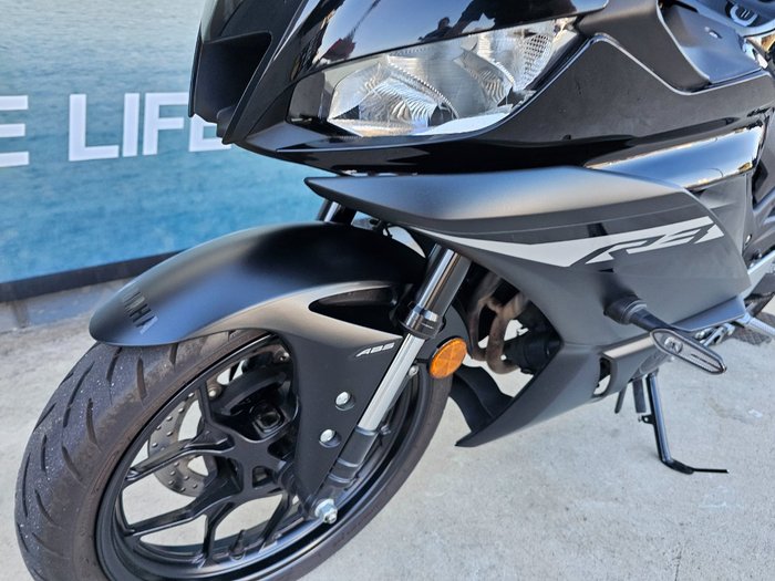 2024 Yamaha YZF-R3 Black