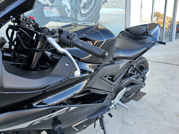 2024 Yamaha YZF-R3 Black