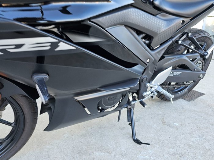 2024 Yamaha YZF-R3 Black