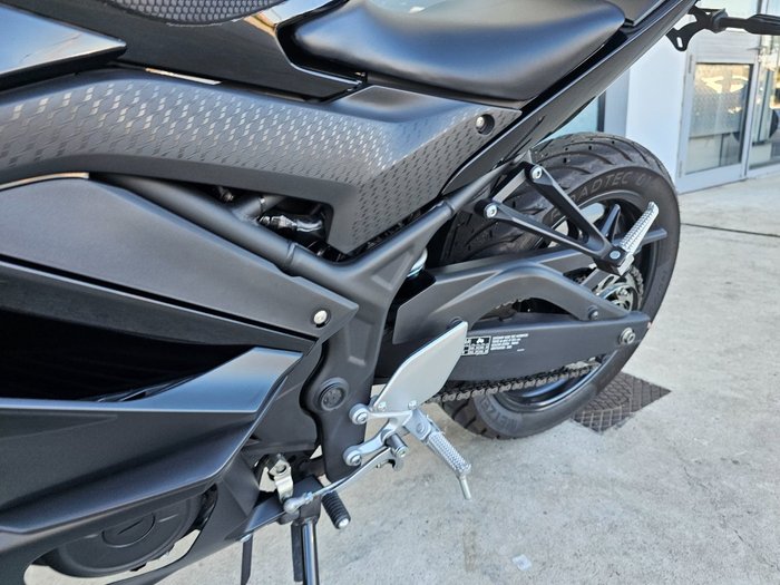 2024 Yamaha YZF-R3 Black