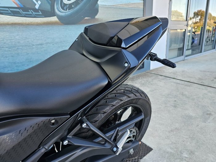 2024 Yamaha YZF-R3 Black