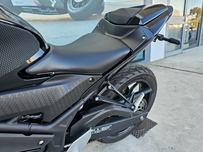 2024 Yamaha YZF-R3 Black