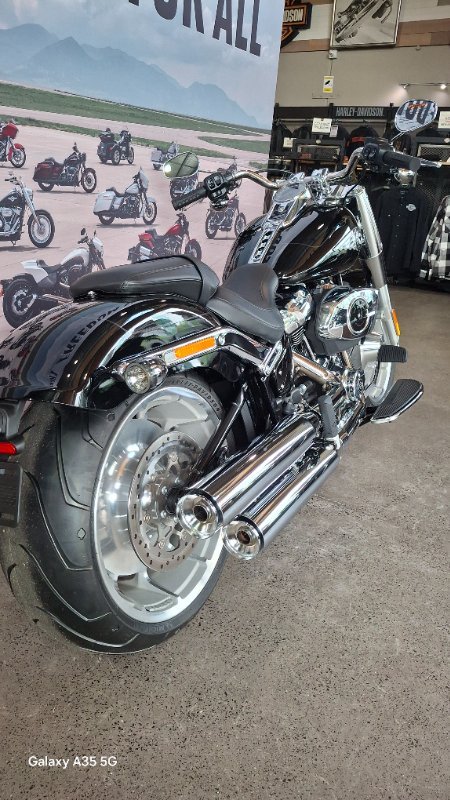 2025 Harley-davidson FLFB FAT BOY (117) Vivid Black