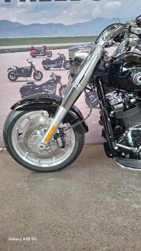 2025 Harley-davidson FLFB FAT BOY (117) Vivid Black