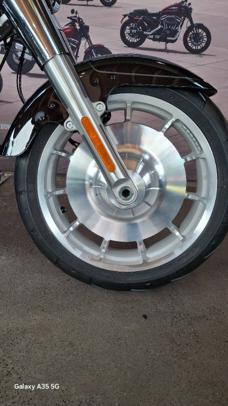 2025 Harley-davidson FLFB FAT BOY (117) Vivid Black