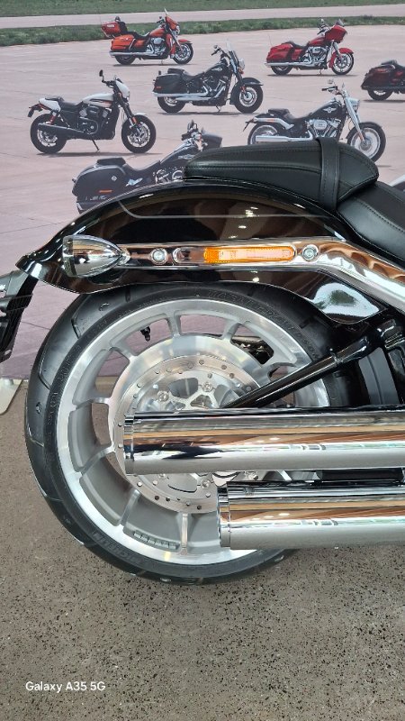 2025 Harley-davidson FLFB FAT BOY (117) Vivid Black