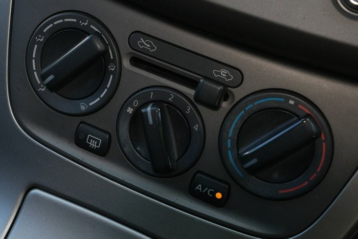 2013 Nissan Pulsar ST