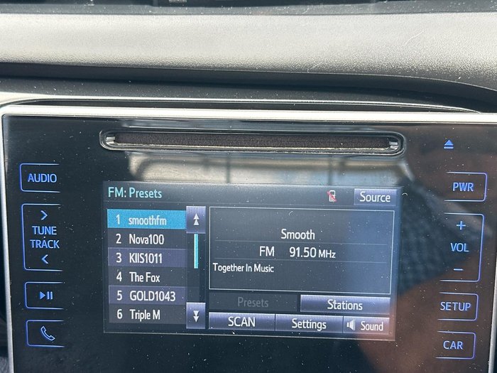 2017 Toyota Hilux Workmate TGN121R 4x2 Glacier White