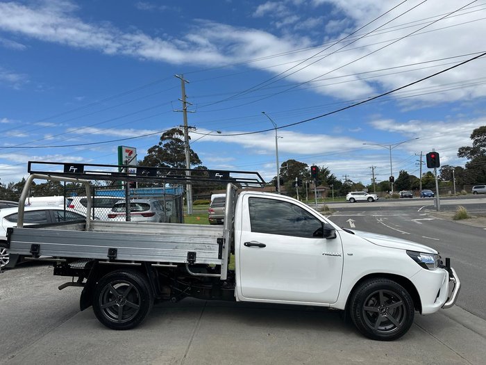 2017 Toyota Hilux Workmate TGN121R 4x2 Glacier White
