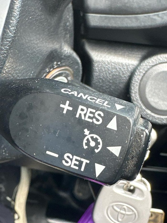 2017 Toyota Hilux Workmate TGN121R 4x2 Glacier White