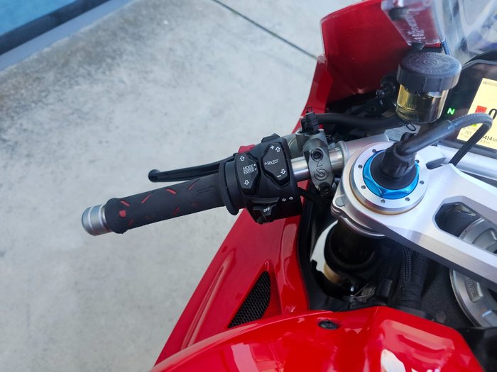 2022 DUCATI PANIGALE V4 S Red