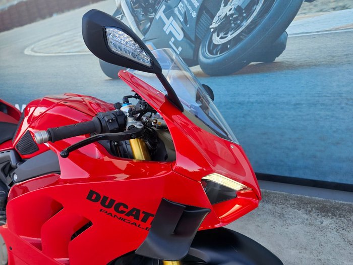 2022 DUCATI PANIGALE V4 S Red