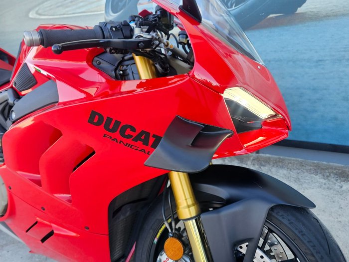 2022 DUCATI PANIGALE V4 S Red