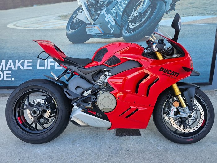 2022 DUCATI PANIGALE V4 S Red