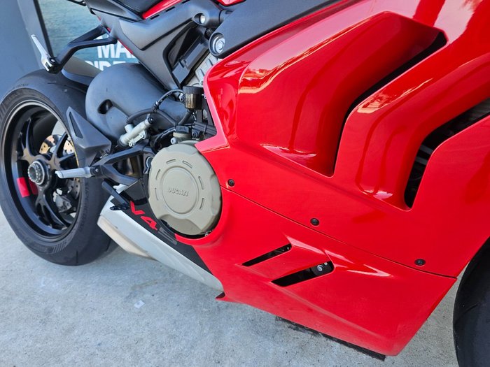 2022 DUCATI PANIGALE V4 S Red