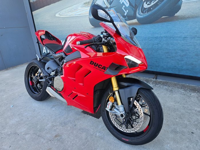 2022 DUCATI PANIGALE V4 S Red