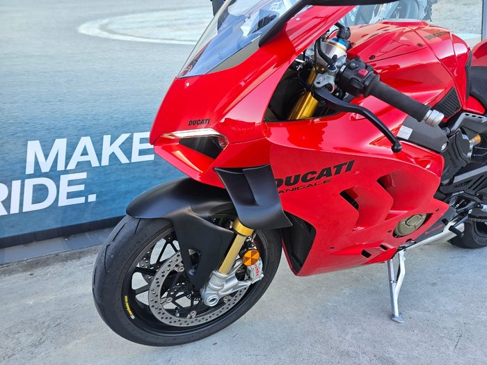 2022 DUCATI PANIGALE V4 S Red