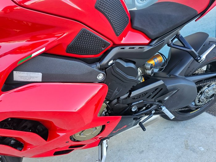2022 DUCATI PANIGALE V4 S Red