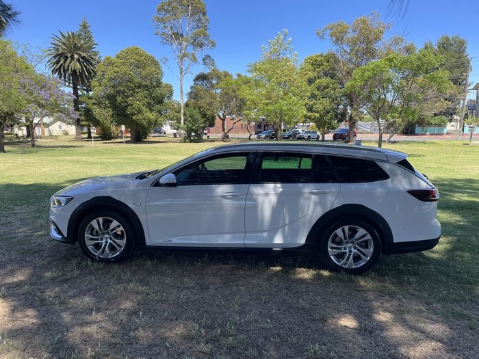 2020 Holden Calais