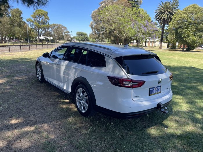 2020 Holden Calais