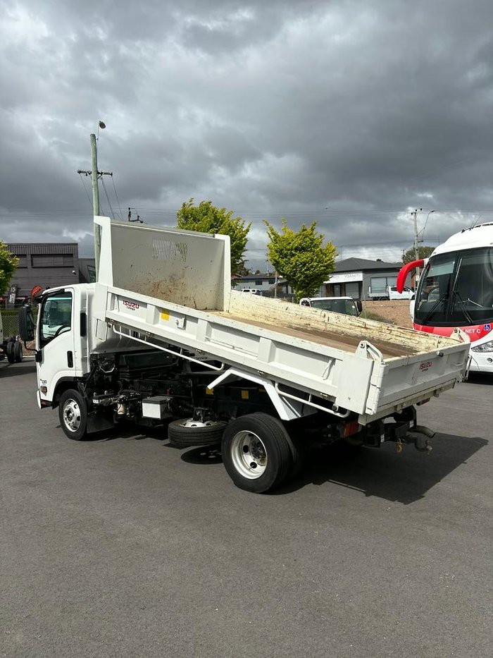 2022 Isuzu Npr 75-190 White