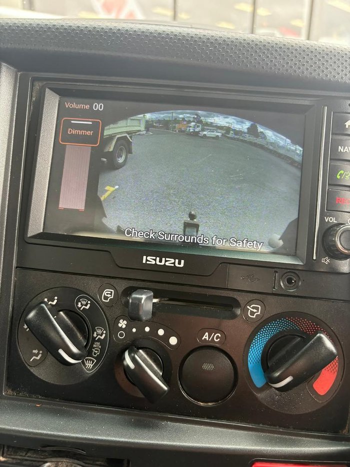 2022 Isuzu Npr 75-190 White