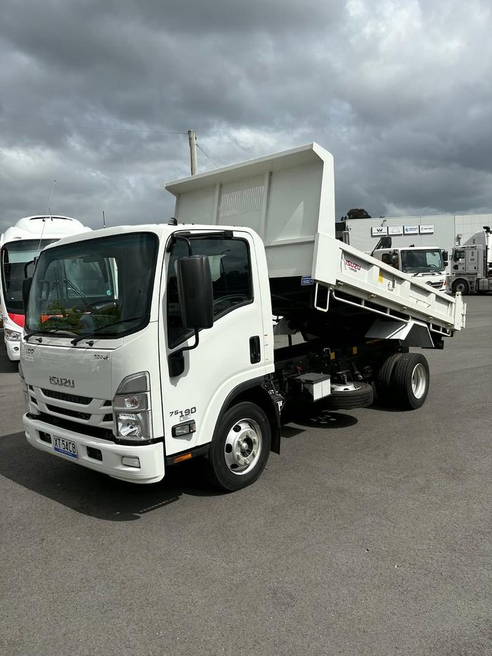 2022 Isuzu Npr 75-190 White