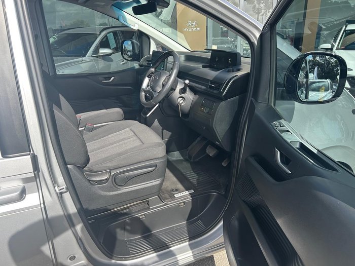 2022 Hyundai STARIA LOAD