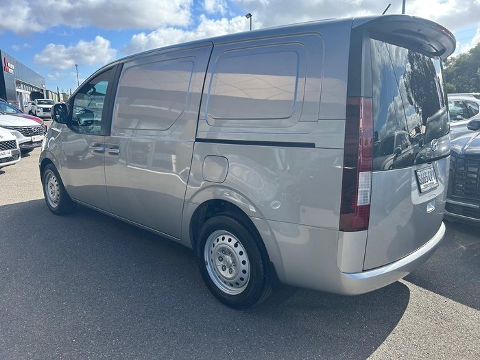 2022 Hyundai STARIA LOAD