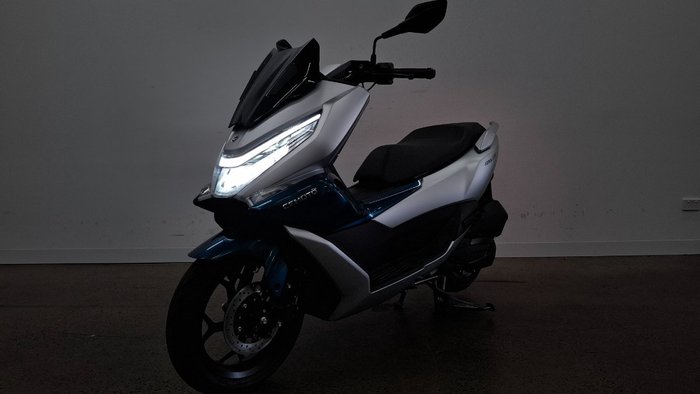 2025 CFMOTO 150 SC SPACE SILVER