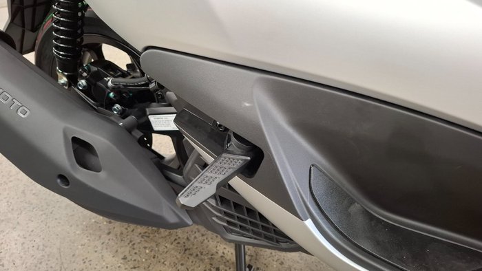 2025 CFMOTO 150 SC SPACE SILVER