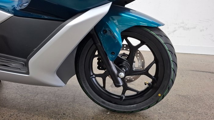 2025 CFMOTO 150 SC SPACE SILVER