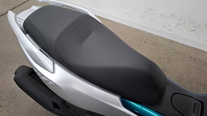 2025 CFMOTO 150 SC SPACE SILVER