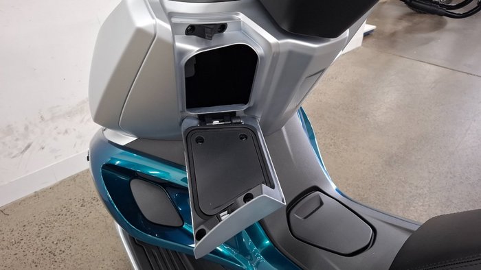 2025 CFMOTO 150 SC SPACE SILVER