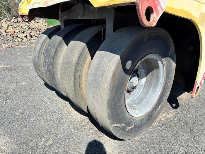 2002 Protec Roadstar Pneumatic Roller Pr20