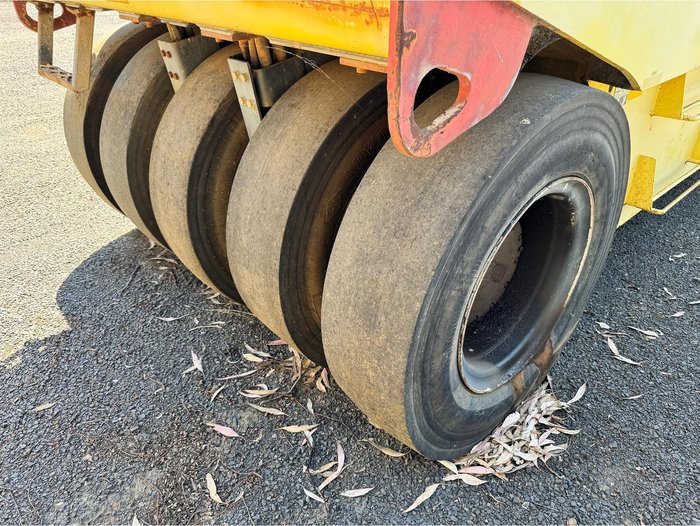 2002 Protec Roadstar Pneumatic Roller Pr20