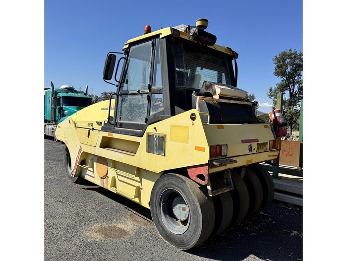 2002 Protec Roadstar Pneumatic Roller Pr20