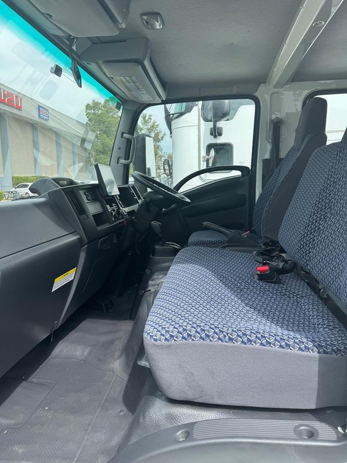 2023 Isuzu Nnr 45-150 Amt Mwb NNR 45/150 CREW CAB AUTOMATIC