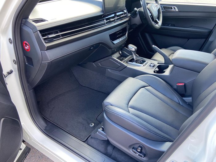 2025 KGM Musso Ultimate Q261 MY26 4X4 Dual Range Grand White